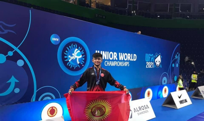 Нурсултан Куштарбек уулу стал чемпионом мира по грэпплингу среди юношей
