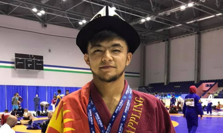 Нурсултан Куштарбек уулу выиграл два золота на молодежном чемпионате мира по грэпплингу UWW