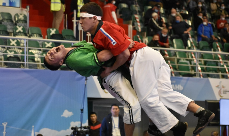 Игры стран СНГ: Сборная Кыргызстана по борьбе на поясах завоевала 8 медалей