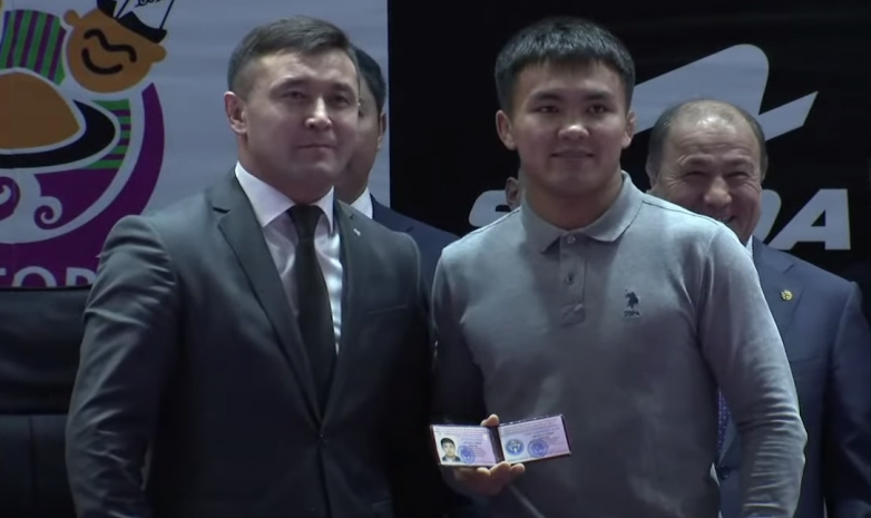 Эрназар Акматилиев получил звание «Заслуженный мастер спорта»