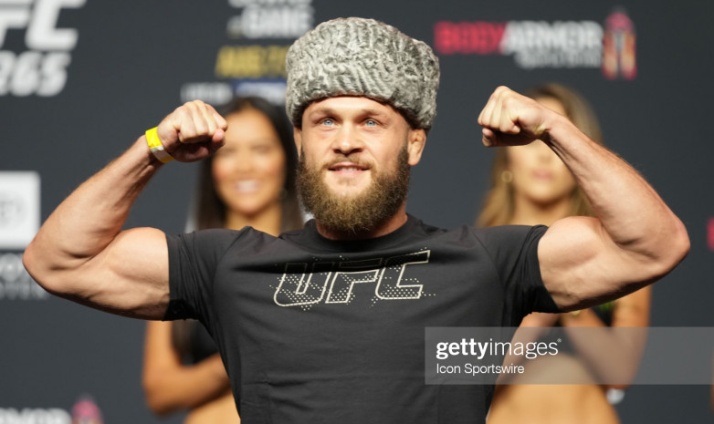 UFC: Рафаэль Физиев будет драться против Рафаэля дос Аньоса