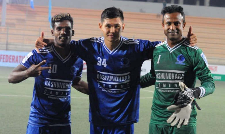 Чемпионат Бангладеш: Айзар Акматов забил гол и получил красную карточку