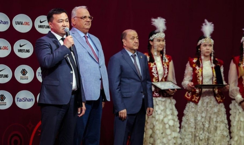 Президент UWW Ненад Лалович награжден золотым орденом НОК Кыргызстана