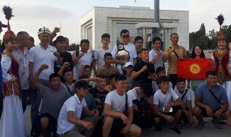 В Бишкеке встретили чемпиона Hardcore FC Самата Абдырахманова