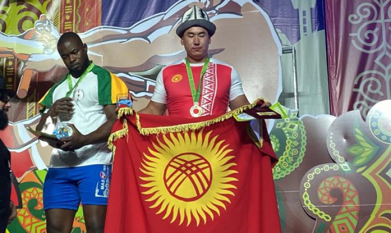 Кыргызстанцы завоевали 13 медалей на чемпионате мира по перетягиванию палки. Результаты