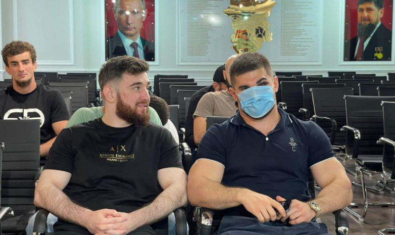 Чеченских мма-блогеров срочно вызвали в Грозный
