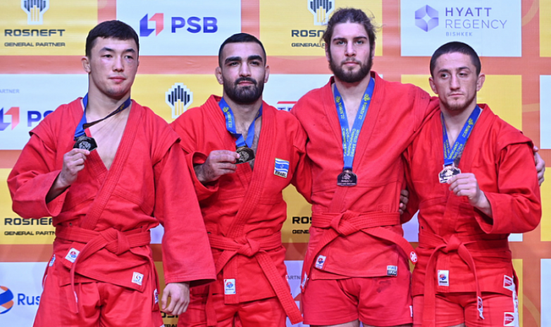 Бектен Эркебай уулу завоевал бронзу чемпионата мира по самбо в Бишкеке