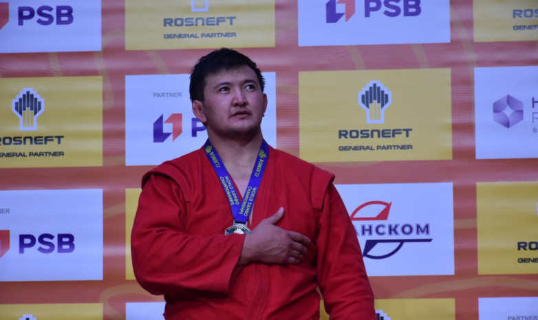 Впервые в истории у сборной Кыргызстана золотая медаль по спортивному самбо. Универсал Бекболот Токтогонов вновь удивил!