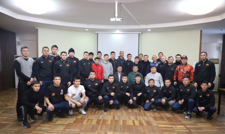 КамчыбекТашиева встретился с боксерами, которые выступят на чемпионате Азии