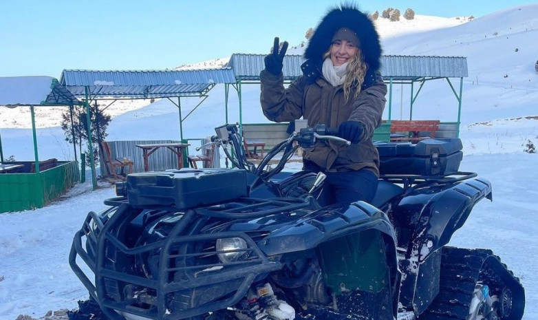 Хэлэн Марулис в Кыргызстане впервые покаталась на квадроцикле. Фото и видео