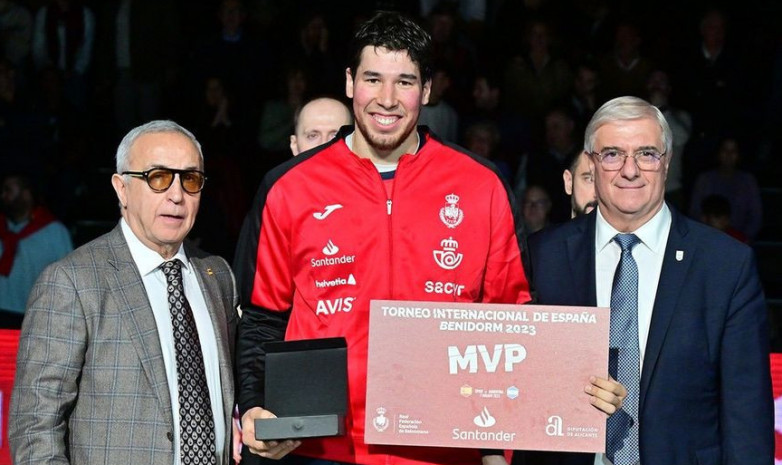 Испания выиграла турнир по гандболу, братья Дуйшебаевы признаны MVP