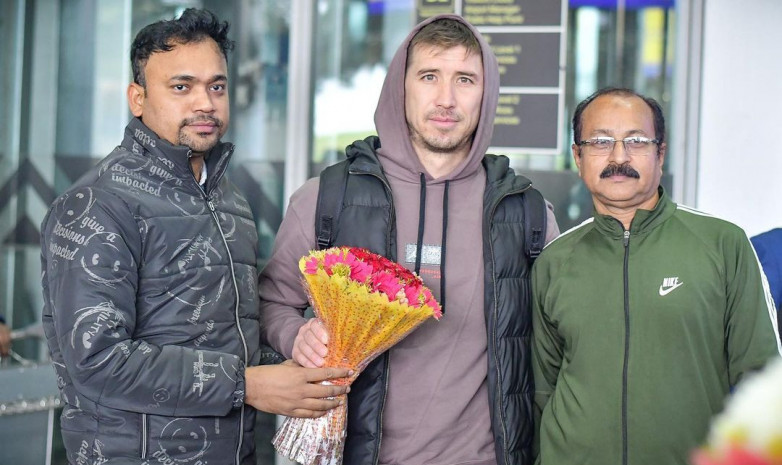 Мирлан Мурзаев прилетел в Индию. Фото