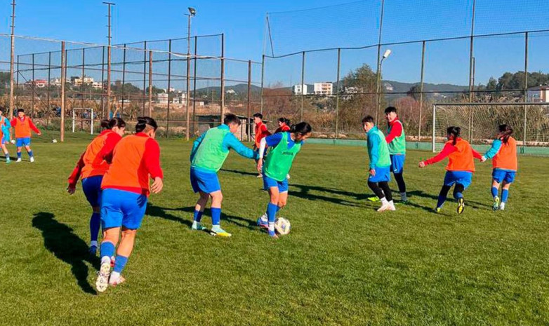 Женская сборная Кыргызстана U-20 проводит сборы в Турции. Фото