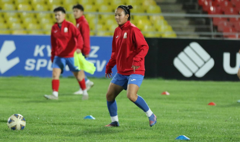 Отбор на Олимпиаду: Восстановительная тренировка женской сборной Кыргызстана после поражения от Индии. Видео