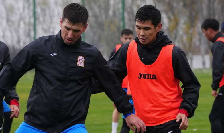 Отбор ЧМ-2026: Официальная тренировка сборной Кыргызстана перед матчем с Оманом. ФОТО