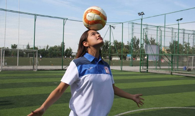 Девушка дня: Футболистка, судья и «Мисс футбола» — Гаухар Мурзалиева